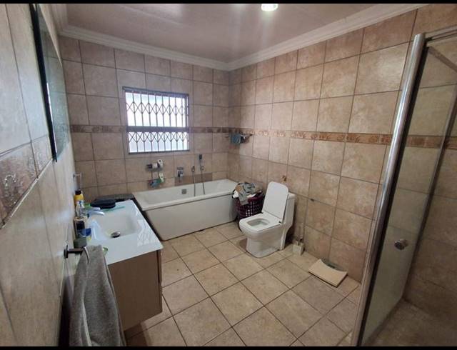 4 BEDROOM HOUSE FOR SALE IN DAWN PARK EXT